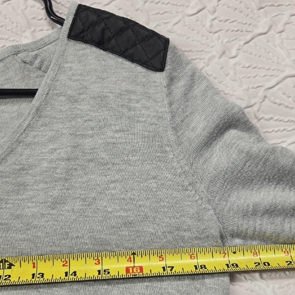 3/$10 H&M Soft Gray Knit Top - Picture 4 of 6
